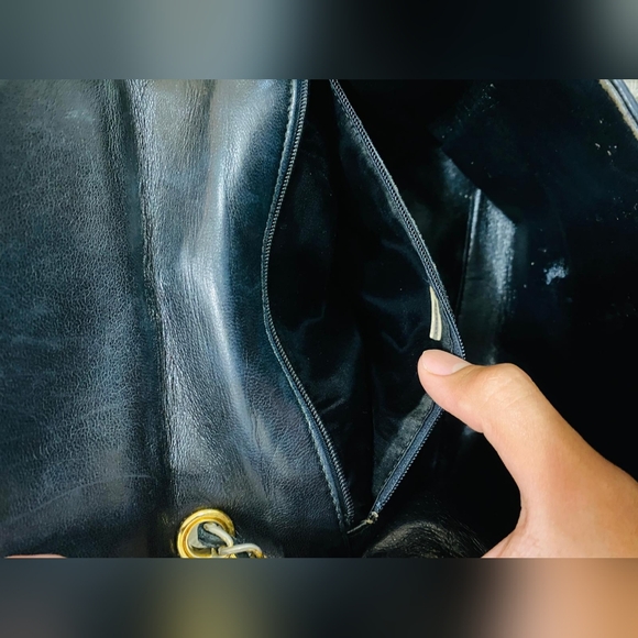 SOLD!!!Authentic Chanel single flap - Picture 11 of 16